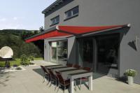 Kassetten-Markise in rot